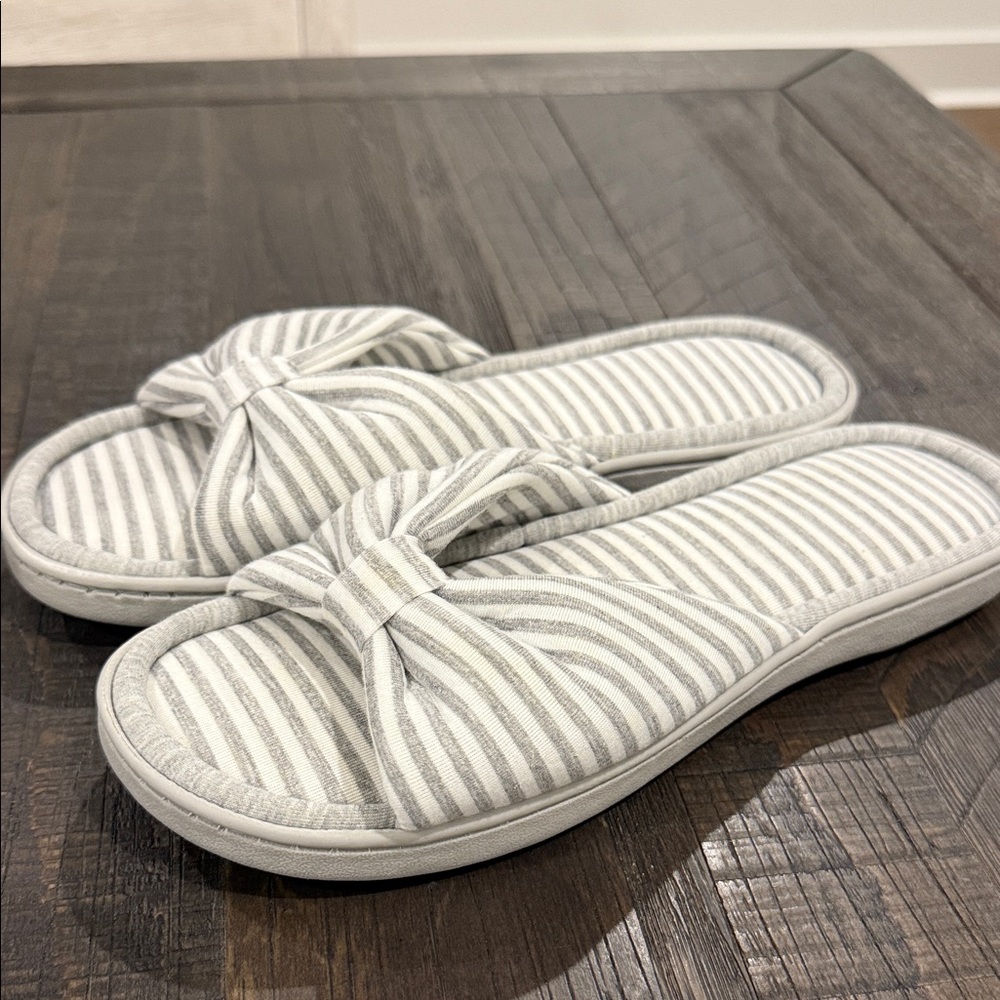 Women’s Slippers House Shoes Gray and White Stripe Slip On Cushioned 7-8